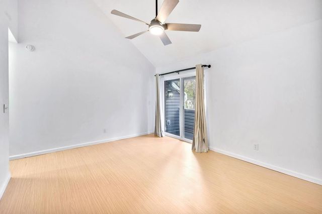 421 Cambridge Cir Apt F5, Murrells Inlet, SC 29576