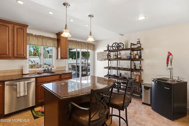 45 Compton Street, Belford, NJ 07718