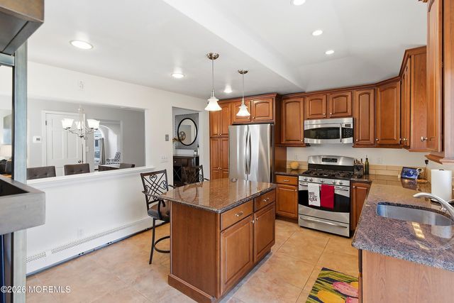 45 Compton Street, Belford, NJ 07718