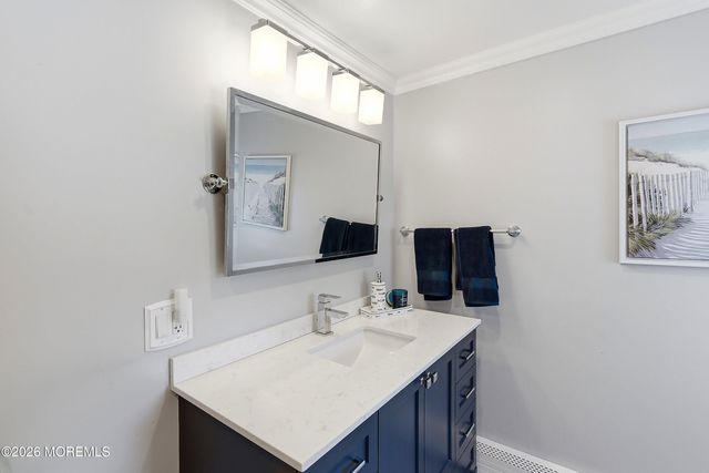 45 Compton Street, Belford, NJ 07718