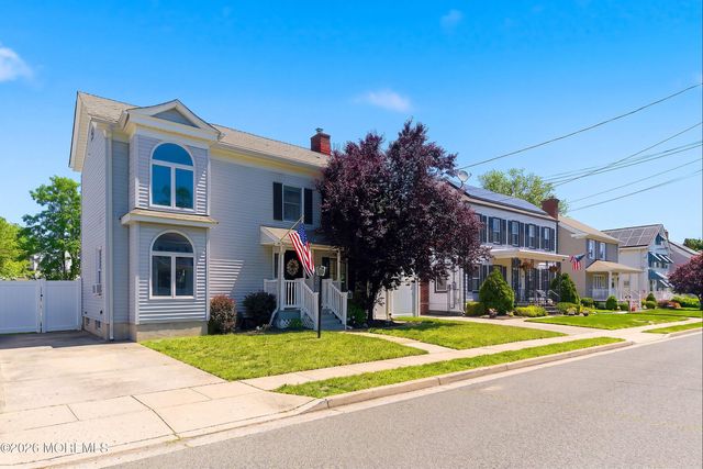 45 Compton Street, Belford, NJ 07718