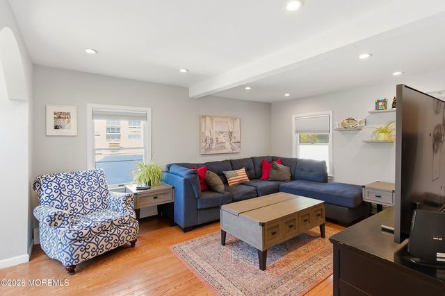 45 Compton Street, Belford, NJ 07718
