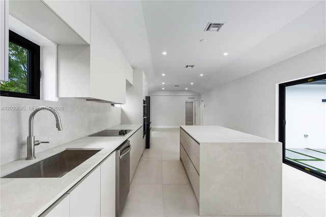 2286 SW 21st Avenue, Miami, FL 33145