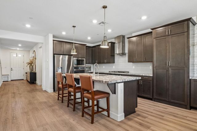 9457 Quintero Ave, Elk Grove, CA 95624