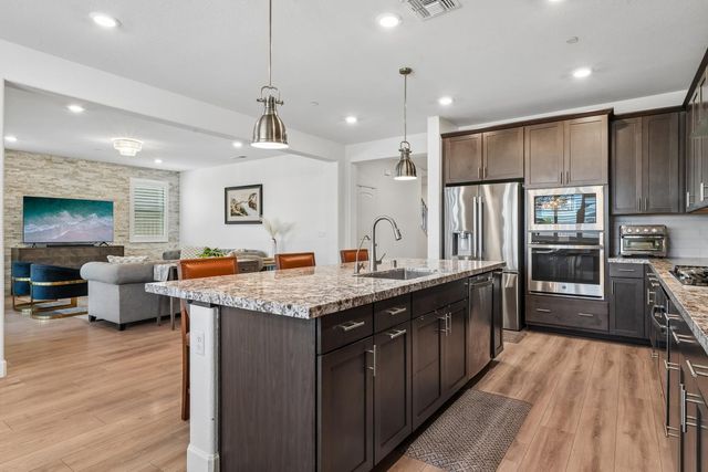 9457 Quintero Ave, Elk Grove, CA 95624