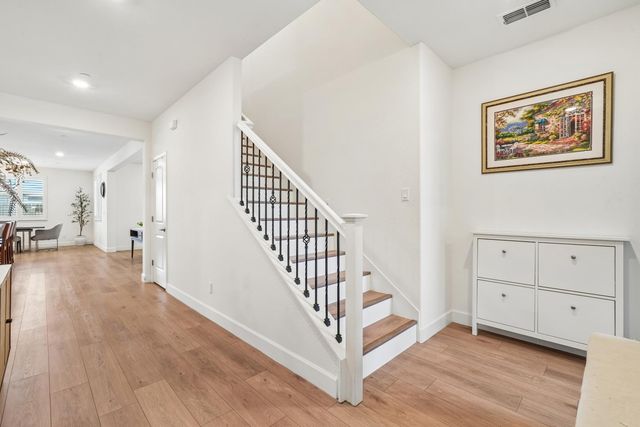 9457 Quintero Ave, Elk Grove, CA 95624