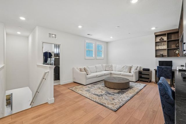 9457 Quintero Ave, Elk Grove, CA 95624