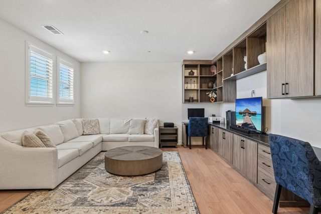 9457 Quintero Ave, Elk Grove, CA 95624