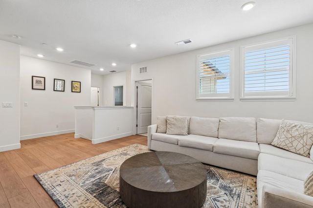 9457 Quintero Ave, Elk Grove, CA 95624
