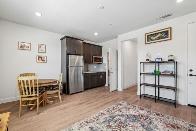 9457 Quintero Ave, Elk Grove, CA 95624