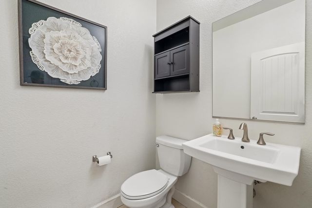 9457 Quintero Ave, Elk Grove, CA 95624