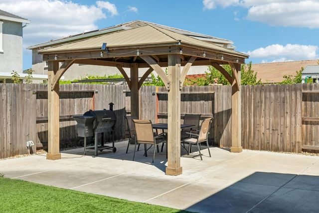 9457 Quintero Ave, Elk Grove, CA 95624
