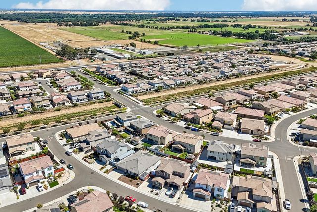 9457 Quintero Ave, Elk Grove, CA 95624