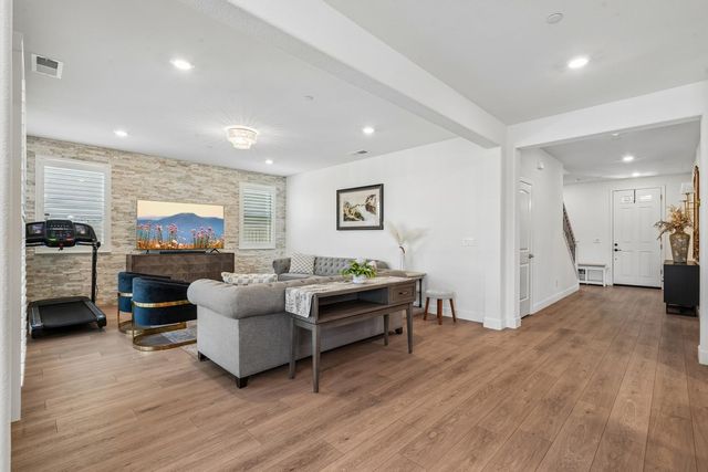 9457 Quintero Ave, Elk Grove, CA 95624