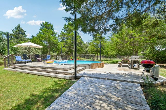 141 Upola CT, Bastrop, TX 78602