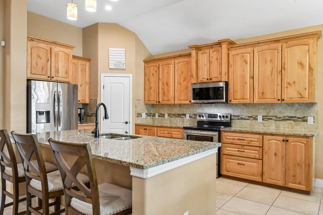 141 Upola CT, Bastrop, TX 78602