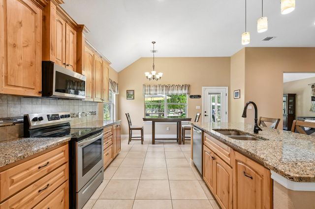 141 Upola CT, Bastrop, TX 78602