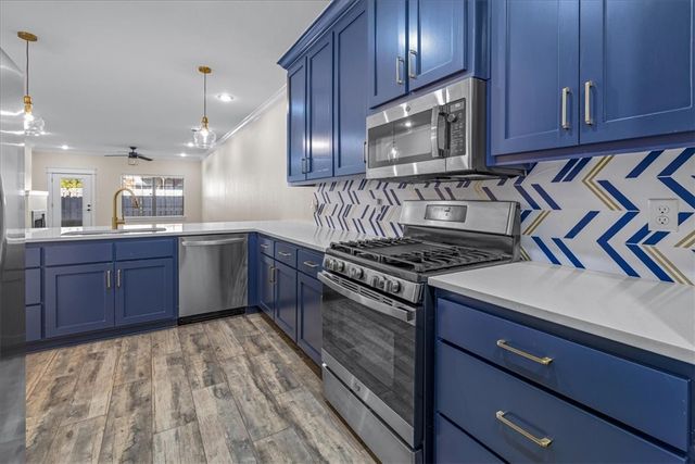 2821 W Persimmon Street, Rogers, AR 72756