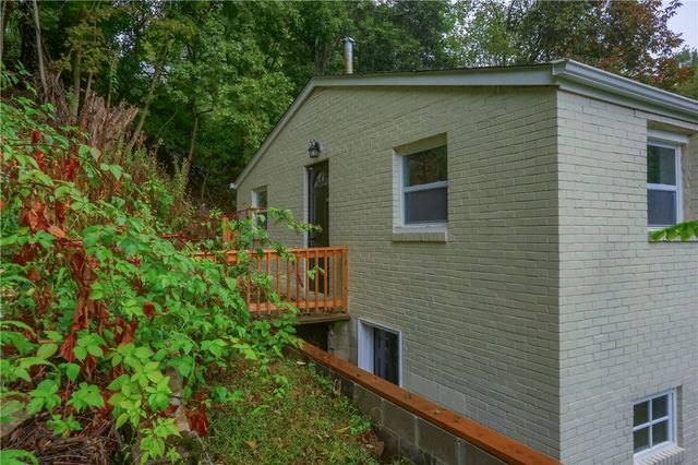 103 4th Ave, Aliquippa, PA 15001