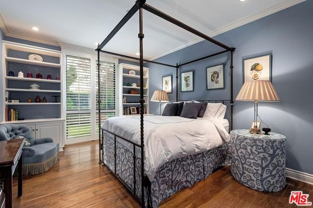 300 N Swall Drive 107, Beverly Hills, CA 90211