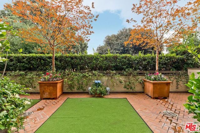 300 N Swall Drive 107, Beverly Hills, CA 90211