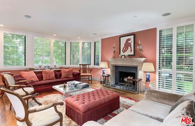 300 N Swall Drive 107, Beverly Hills, CA 90211