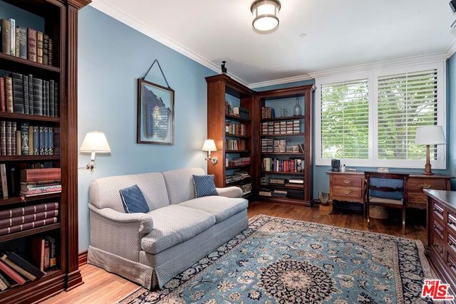 300 N Swall Drive 107, Beverly Hills, CA 90211