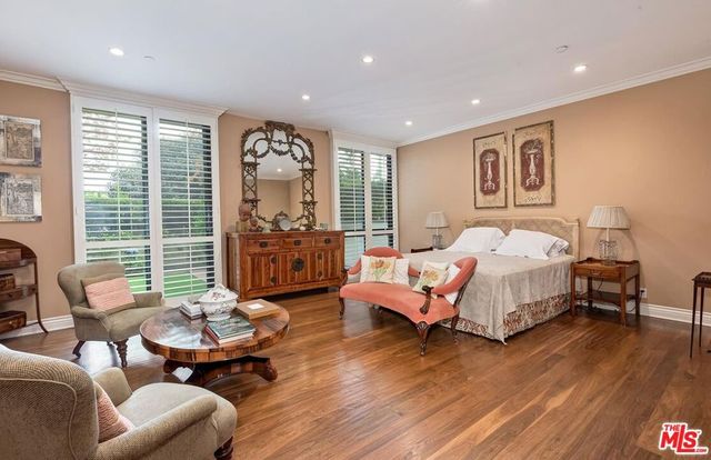 300 N Swall Drive 107, Beverly Hills, CA 90211