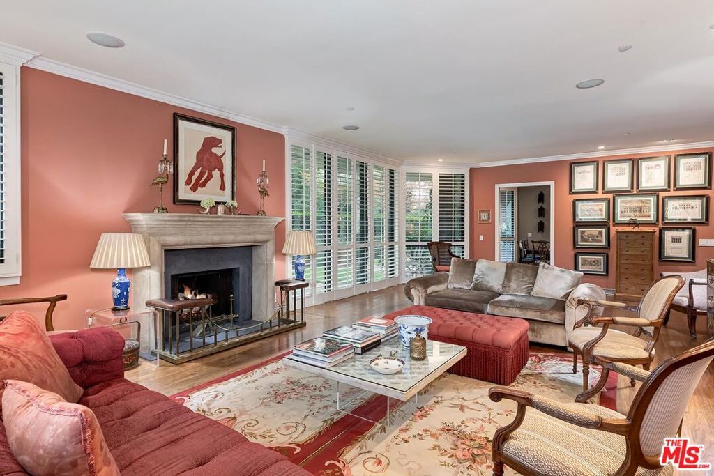 300 N Swall Drive 107, Beverly Hills, CA 90211