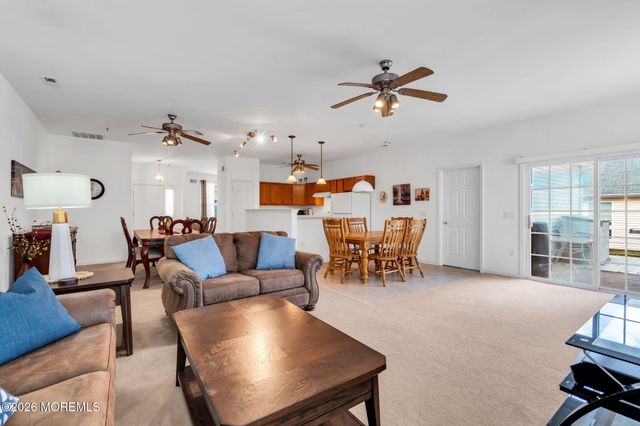 1 Tara Court, Manchester, NJ 08759