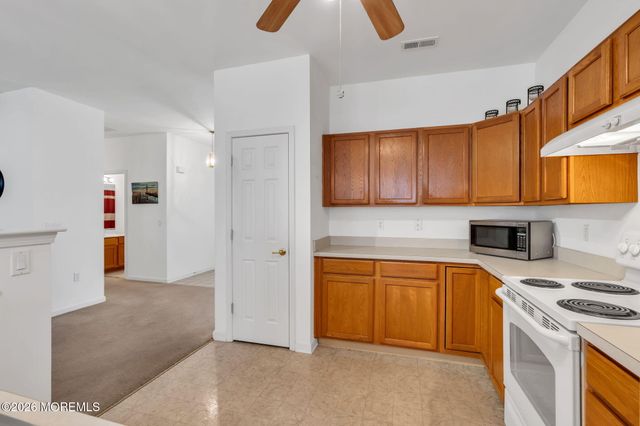 1 Tara Court, Manchester, NJ 08759