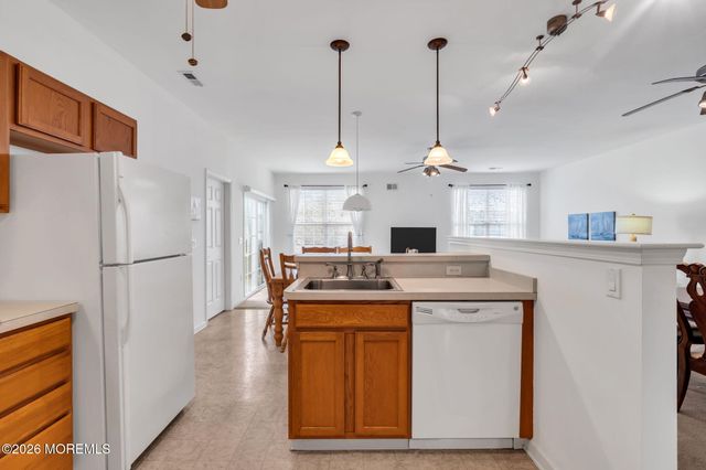 1 Tara Court, Manchester, NJ 08759