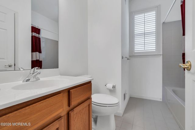 1 Tara Court, Manchester, NJ 08759