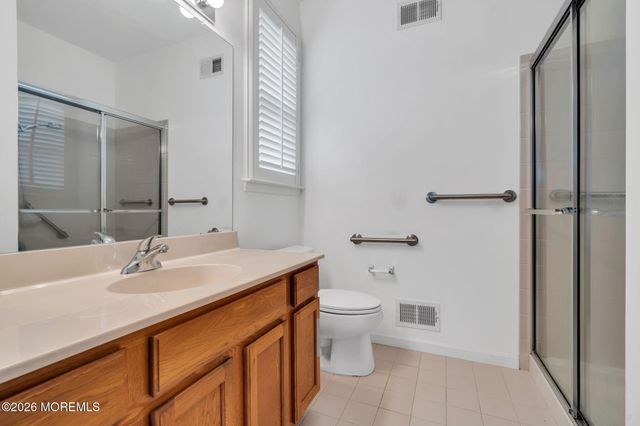 1 Tara Court, Manchester, NJ 08759