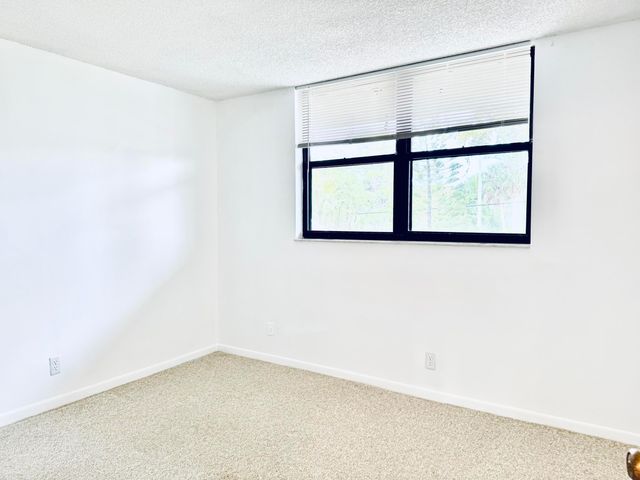 112 Lake Emerald Drive 204, Oakland Park, FL 33309