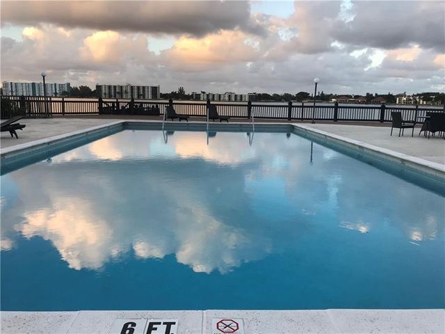 112 Lake Emerald Drive 204, Oakland Park, FL 33309