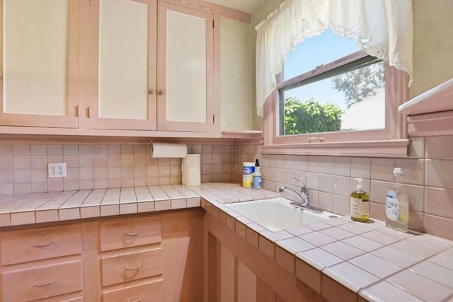 608 Peninsula Avenue, Burlingame, CA 94010