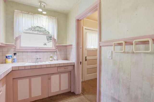 608 Peninsula Avenue, Burlingame, CA 94010