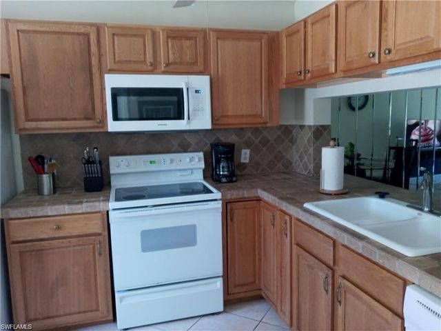 3001 Sandpiper Bay CIR B106, Naples, FL 34112