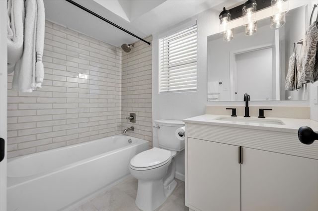 806 E 13th ST 104, Georgetown, TX 78626