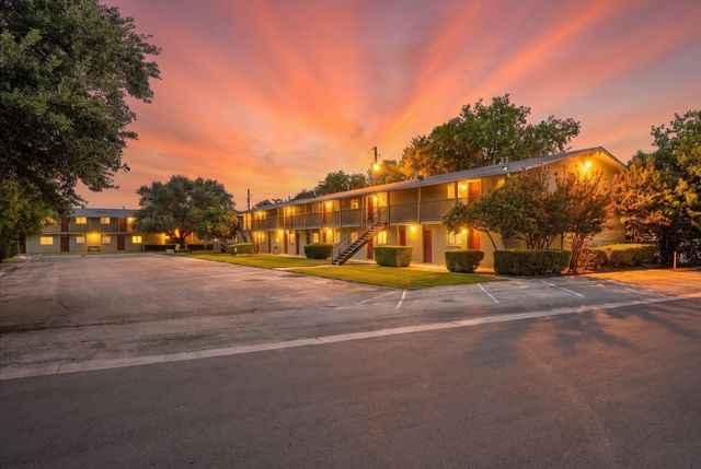 806 E 13th ST 104, Georgetown, TX 78626