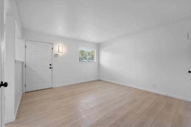 806 E 13th ST 104, Georgetown, TX 78626
