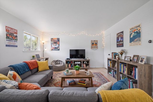 806 E 13th ST 104, Georgetown, TX 78626