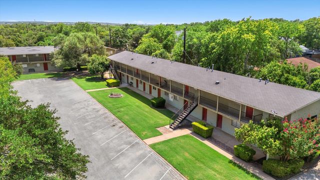 806 E 13th ST 104, Georgetown, TX 78626