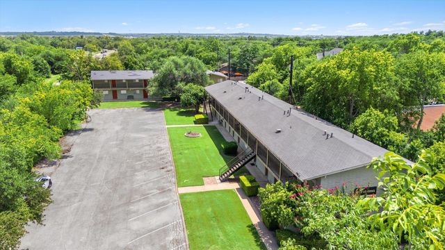 806 E 13th ST 104, Georgetown, TX 78626