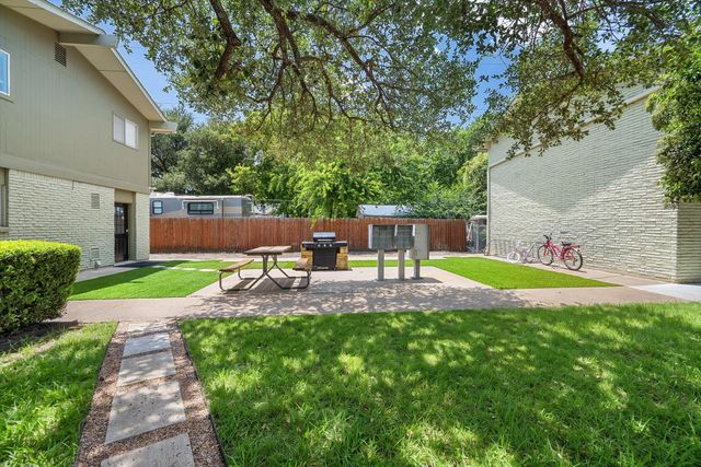 806 E 13th ST 104, Georgetown, TX 78626