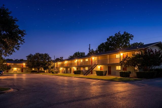 806 E 13th ST 104, Georgetown, TX 78626