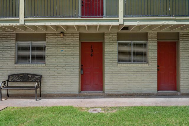 806 E 13th ST 104, Georgetown, TX 78626