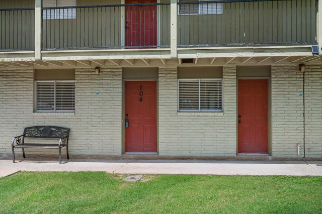 806 E 13th ST 104, Georgetown, TX 78626