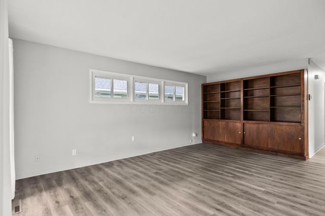 272 Carilla Lane, Columbus, OH 43228